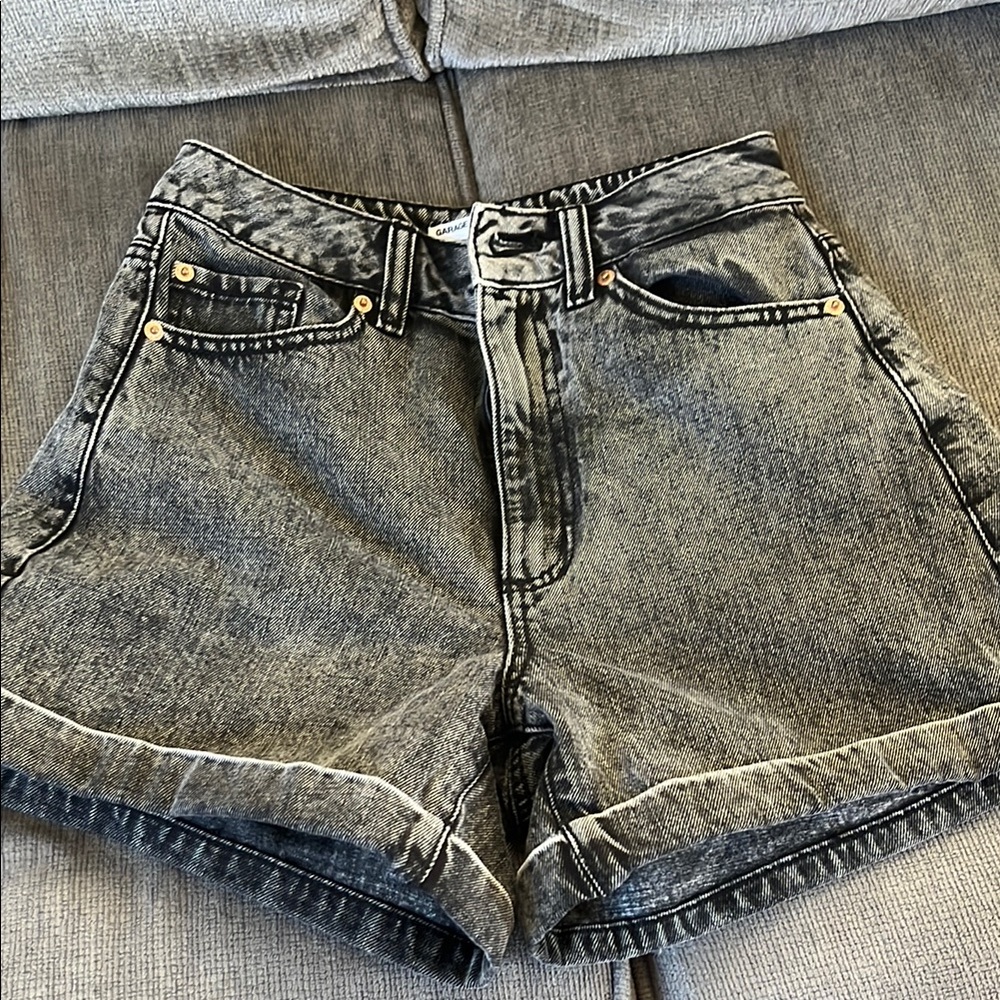 Garage shorts